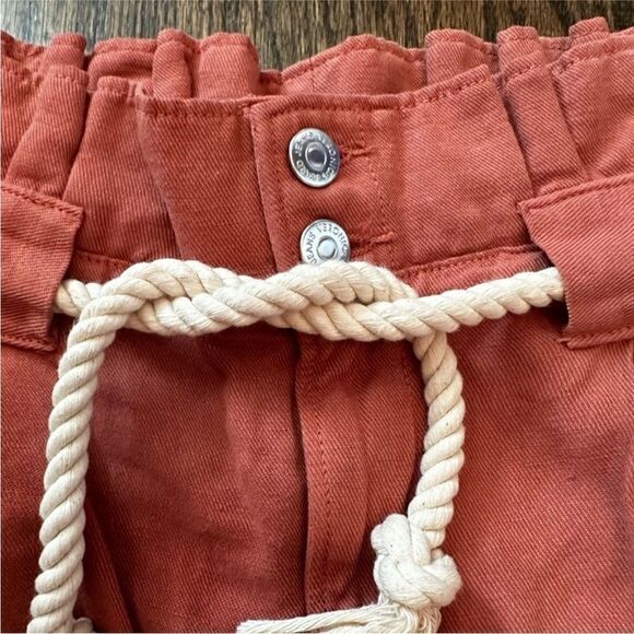 Veronica Beard Karter Pleated Crop Pants
Mocha Color - Picture 4 of 6